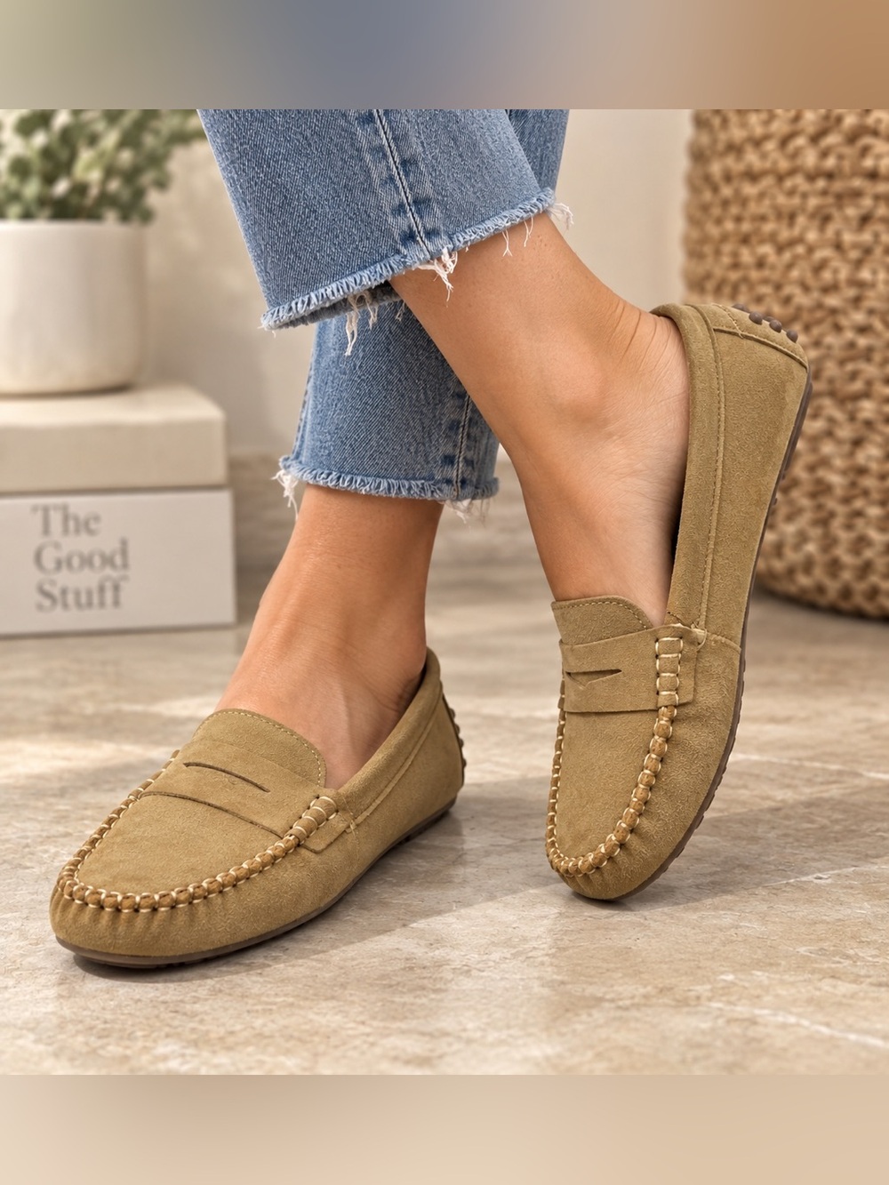 Tahari tan suede penny driving loafers, women’s 9 NWT